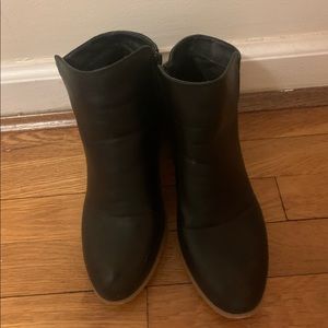 Black bootie